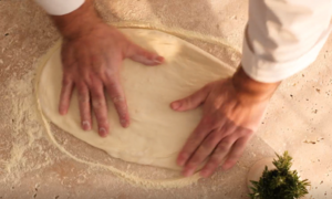 etaler-pate-pizza-astuce-cantadora