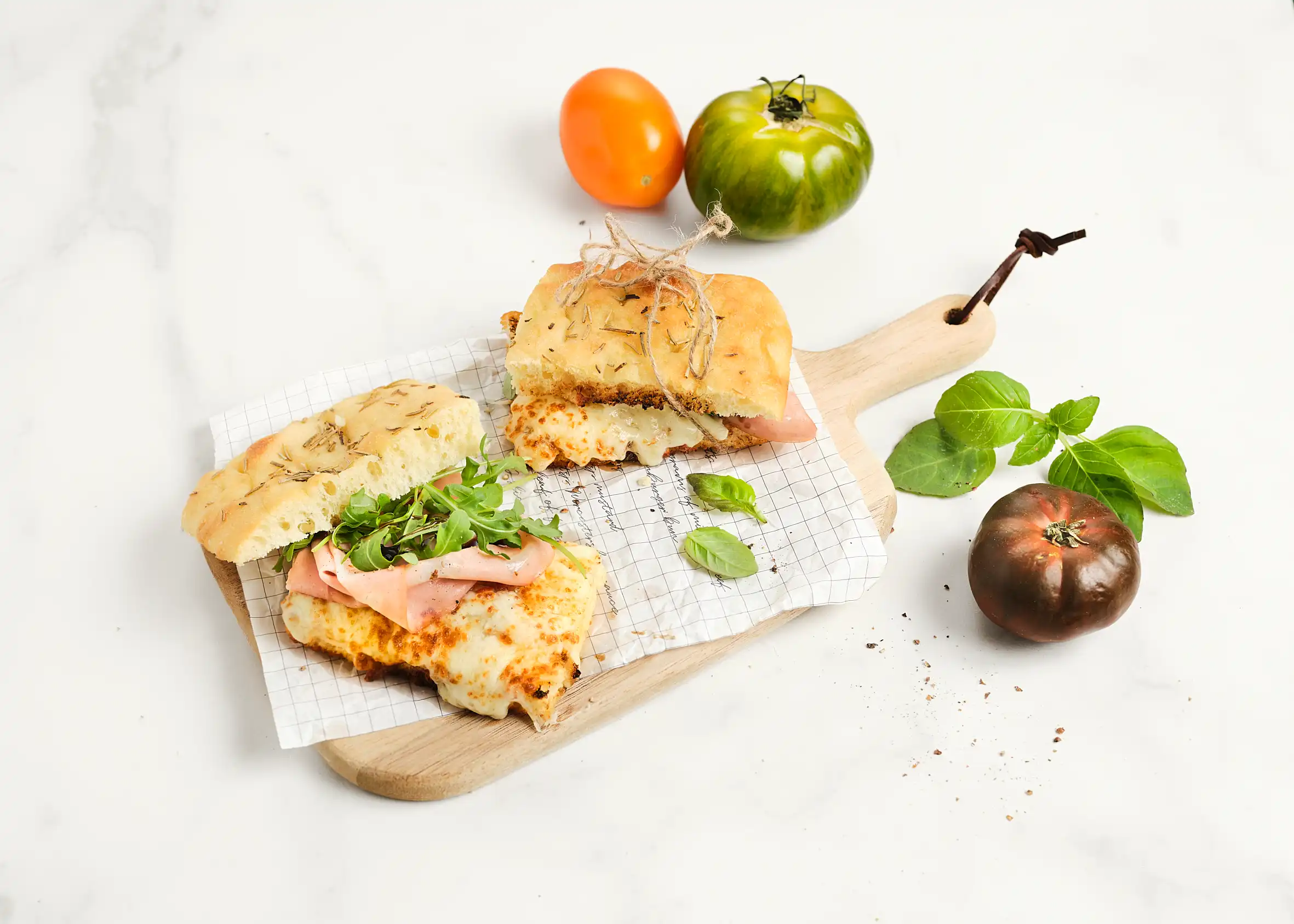 recette-foccacia-mortadelle-roquette-creme-balsamique-mozzarella-cantadora